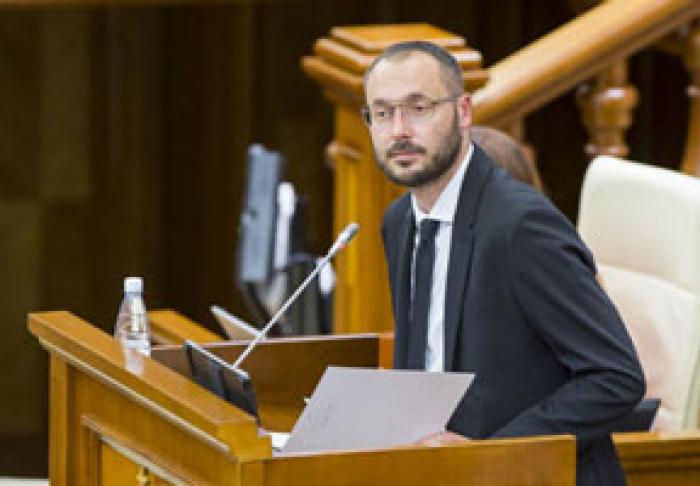 ДЕПУТАТ ОТ PAS СЧИТАЕТ, ЧТО ПАРЛАМЕНТСКОЕ БОЛЬШИНСТВО ПАРТИИ СОЦИАЛИСТОВ И ПАРТИИ «ШОР» НЕ ЖЕЛАЕТ ДОСРОЧНЫХ ВЫБОРОВ