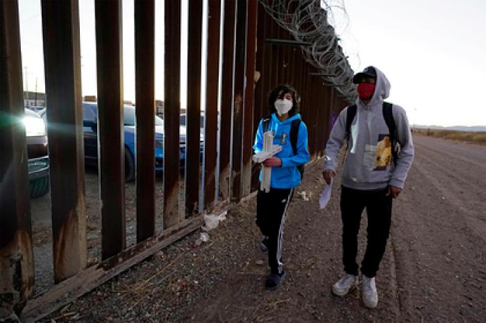 Мексика прокомментировала прекращение строительства стены на границе