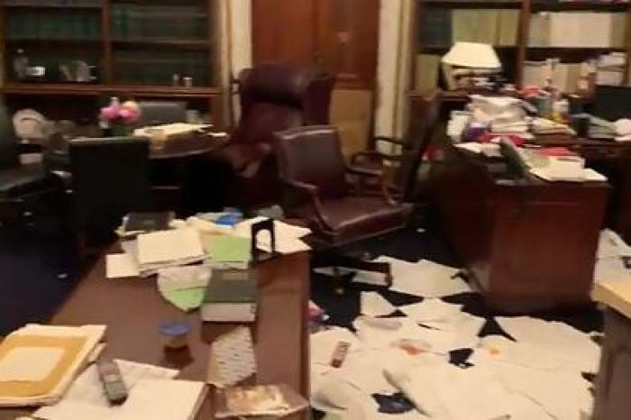 Последствия погрома в здании Капитолия попали на видео