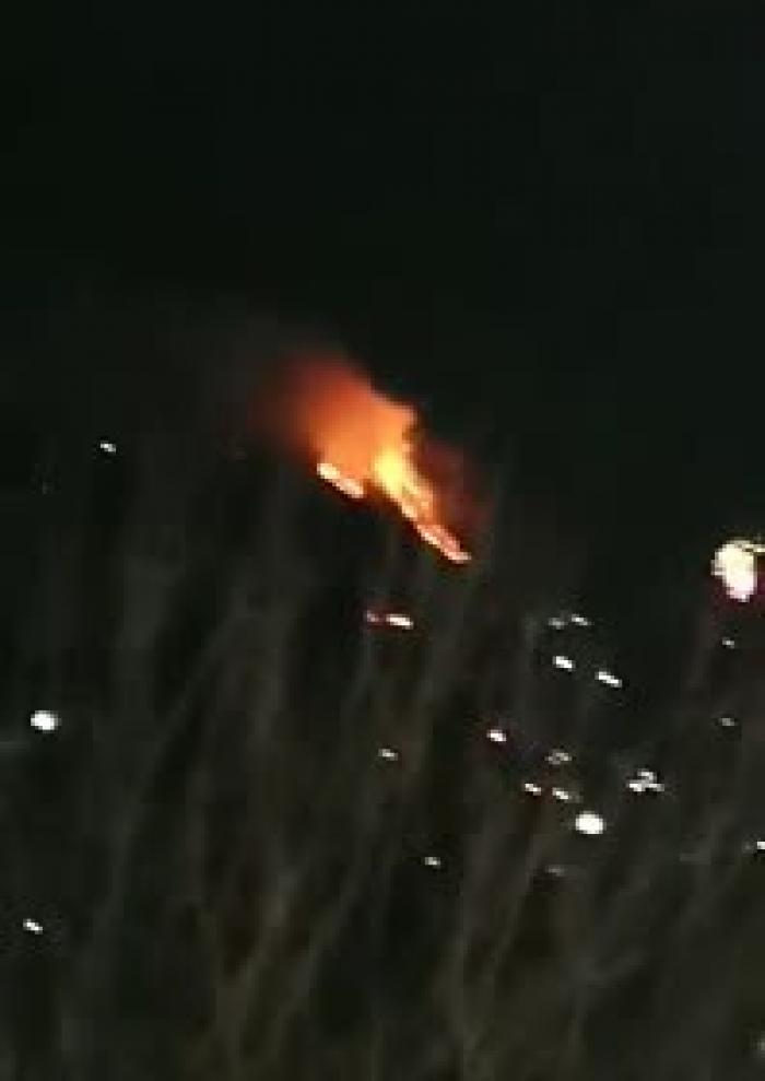 Пожар в сочинском лесу из-за запуска фейерверков попал на видео