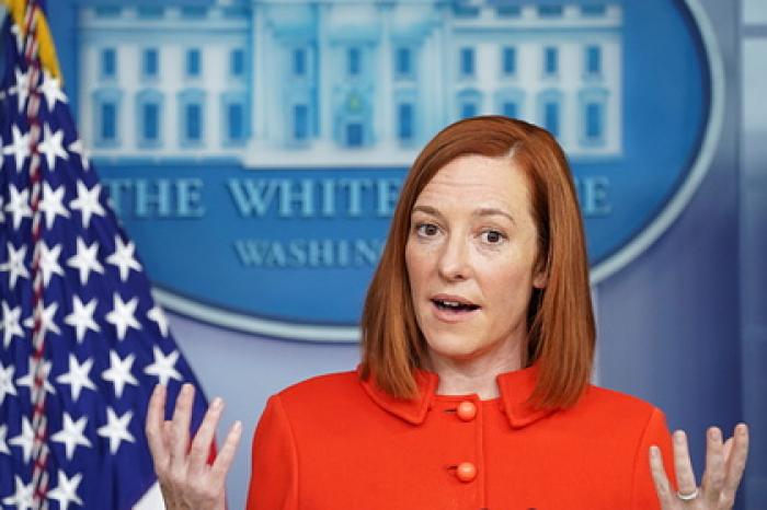 Пресс-секретарь президента США «потеряла мысль» во время обвинений в адрес России