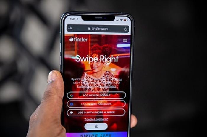 Психолог назвал способ распознать мошенников в дейтинг-приложении
