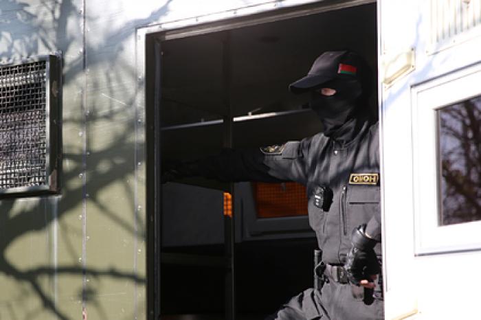 Россиянина в Белоруссии обвинили в покушении на милиционеров