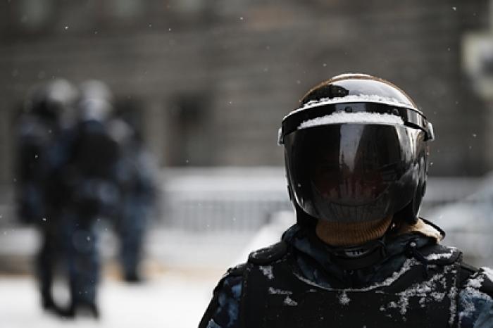 Сотрудники Росгвардии приготовились угощать чаем прохожих в центре Москвы