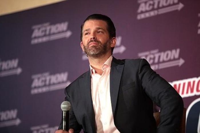 Сын Трампа заявил о насмешках всего мира над США после блокировки отца в Twitter