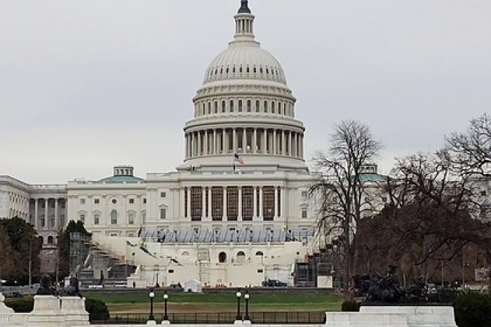 Трамп призвал союзников в Конгрессе помешать процедуре импичмента