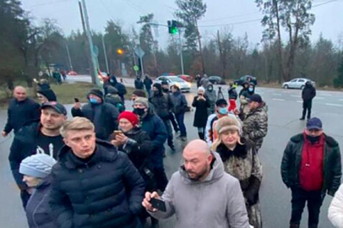 Участники «тарифного майдана» осадили госдачу Зеленского