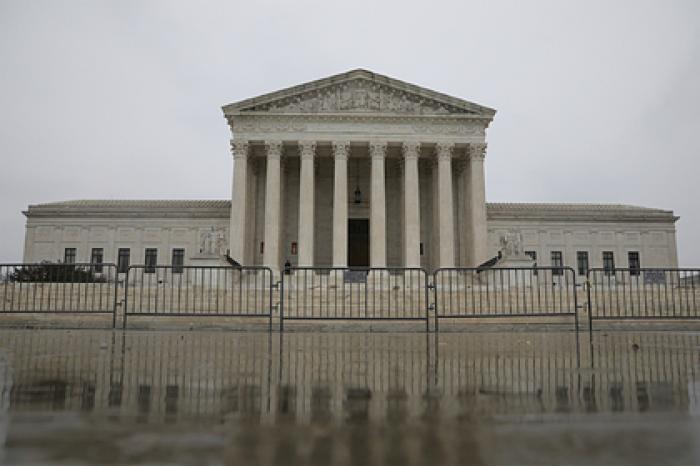 Верховный суд США эвакуировали из-за угрозы взрыва