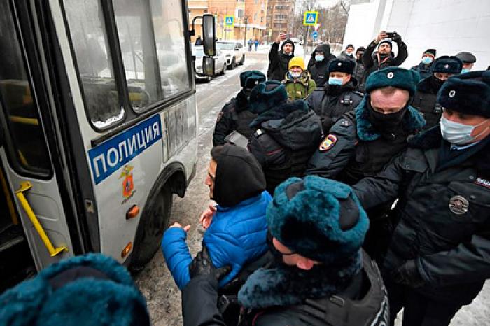 В Госдуме задумались о компенсации за незаконное задержание