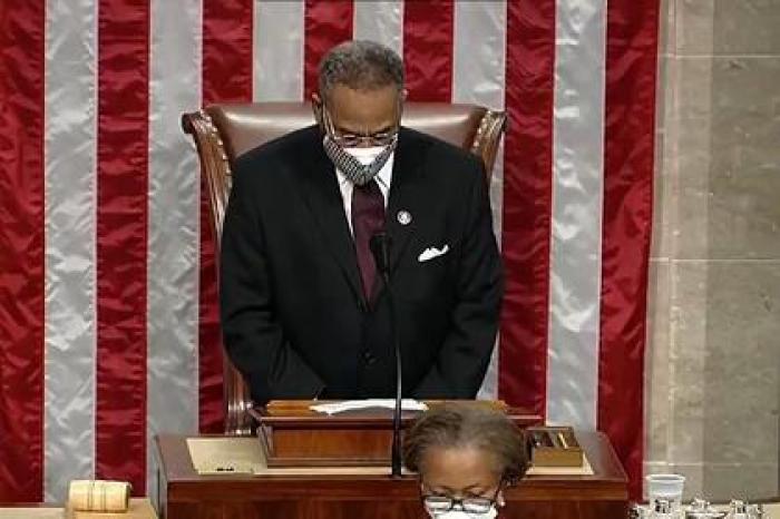 В конгрессе США возмутились женской формой слова «аминь»