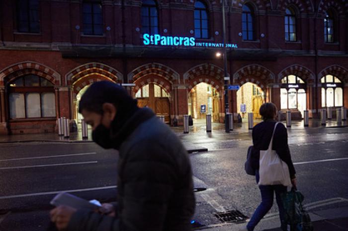 Власти Лондона заявили о чрезвычайной ситуации в городе из-за коронавируса