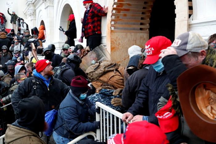Захват Капитолия сторонниками Трампа назвали попыткой госпереворота