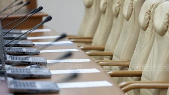 Заседания действующего правительства поставили на паузу