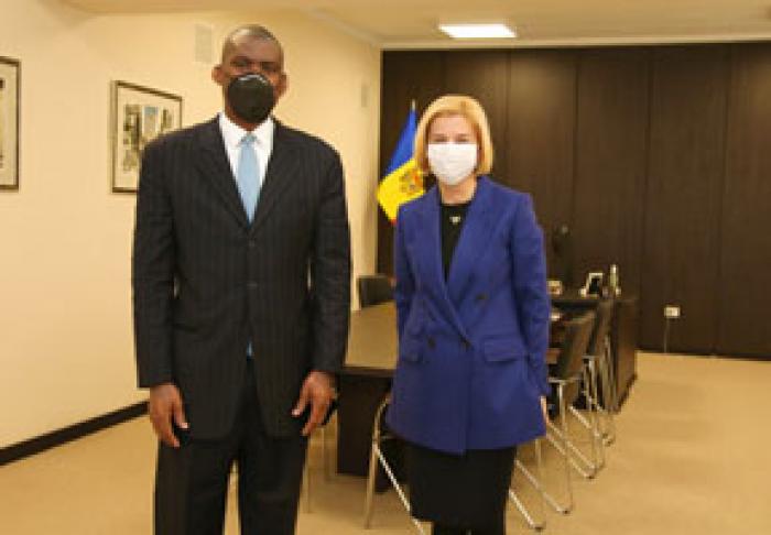 БАШКАН ГАГАУЗИИ ОБСУДИЛА С ПОСЛОМ США СИТУАЦИЮ В МОЛДОВЕ И АВТОНОМИИ