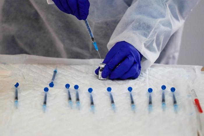 Байден пообещал вакцинировать почти всех американцев к концу июля