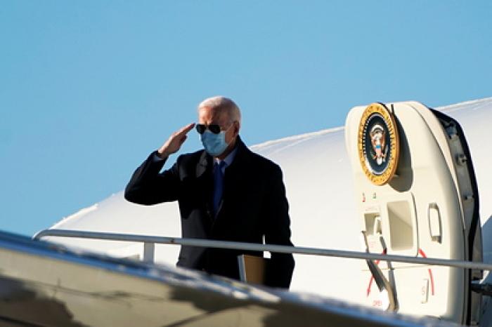 Байден захотел получить доступ к скрытым деталям разговоров Трампа и Путина