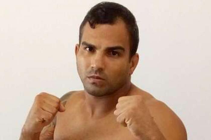 Боец MMA нарочно проиграл после угрозы убийством