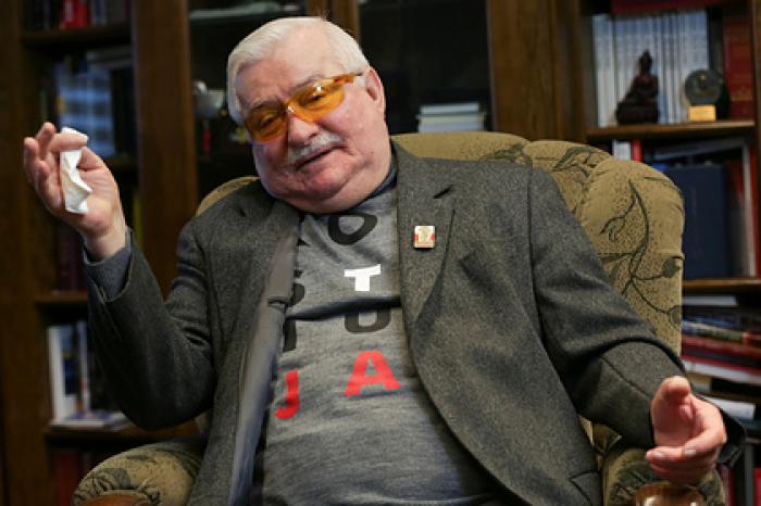 Бывший президент Польши стал искать работу из-за коронавируса