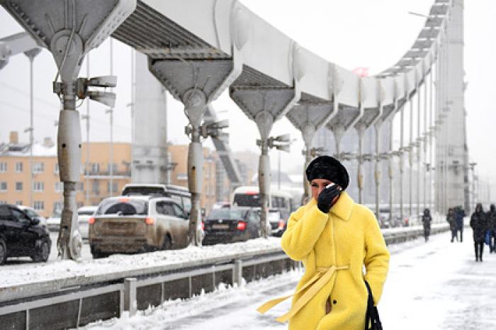 Движение на Крымском мосту перекрыли второй раз за сутки