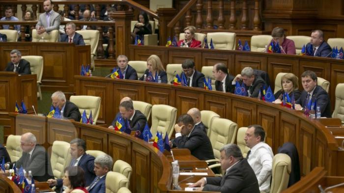 Если бы в ближайшие выходные прошли досрочные выборы, в парламент попали бы три партии