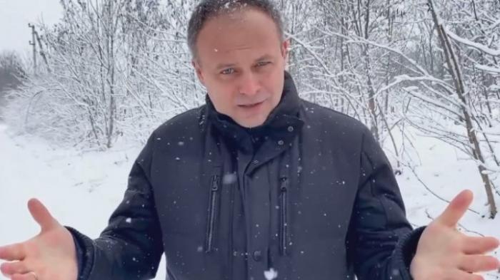 Мысли о политике на фоне заснеженной природы: Андриан Канду побывал «в гостях у сказки» (ВИДЕО)