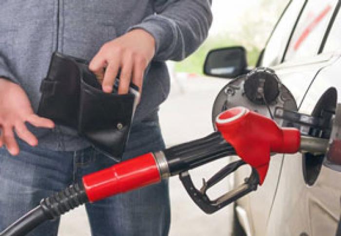 ПАРЛАМЕНТСКАЯ КОМИССИЯ ПО ЭКОНОМИКЕ РАССМОТРЕЛА СИТУАЦИЮ НА РЫНКЕ НЕФТЕПРОДУКТОВ В СВЯЗИ С РОСТОМ ЦЕН