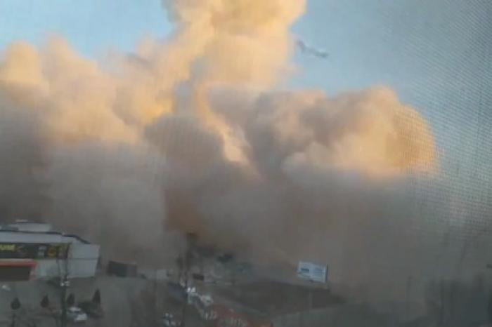 Появилось видео с места мощного взрыва в супермаркете во Владикавказе