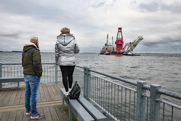 Преемник Меркель призвал не отказываться от «Северного потока-2» из-за Навального