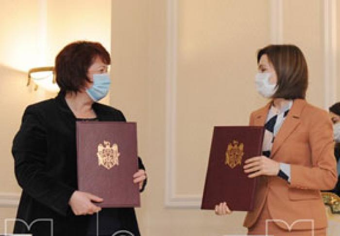 ПРЕЗИДЕНТ МАЙЯ САНДУ ОСУДИЛА ПРАКТИКУ «ПОЛИТИЧЕСКОГО РАСПРЕДЕЛЕНИЯ ДЕНЕГ МЕСТНЫМ ВЛАСТЯМ»