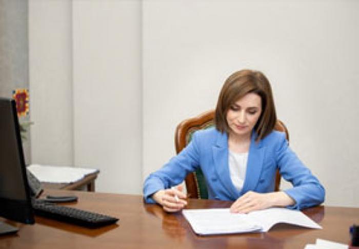 ПРЕЗИДЕНТ МАЙЯ САНДУ ПОДПИСАЛА СОГЛАШЕНИЕ О ПРЕДОСТАВЛЕНИИ МОЛДОВЕ 15 МЛН. ЕВРО НА ПРЕОДОЛЕНИЕ COVUD-19