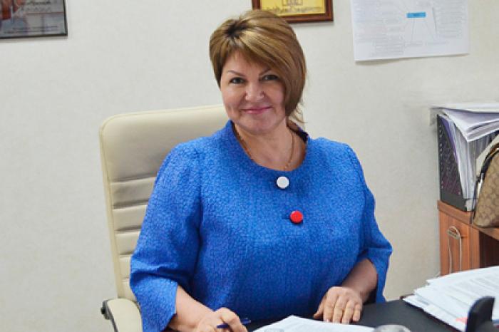 Принявшая «шоколадную» ванну чиновница призвала исключать студентов за протесты