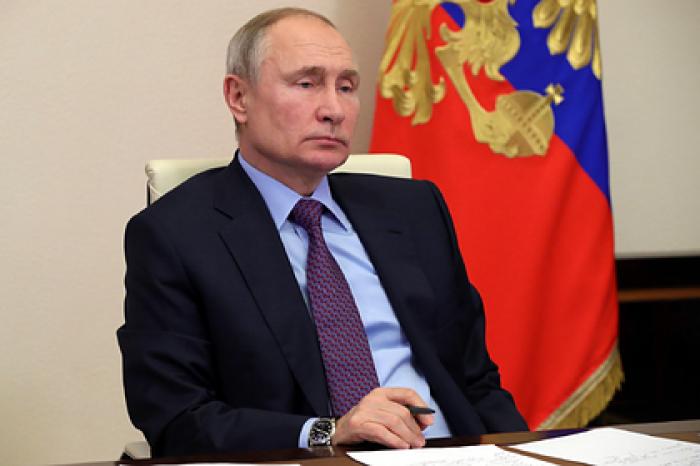 Путин обратился к россиянам у могилы Ельцина