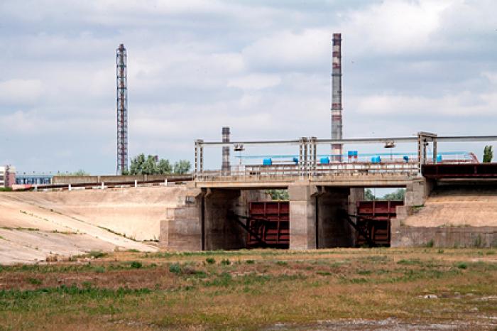 Украина собралась с помощью дамбы исключить подачу воды в Крым
