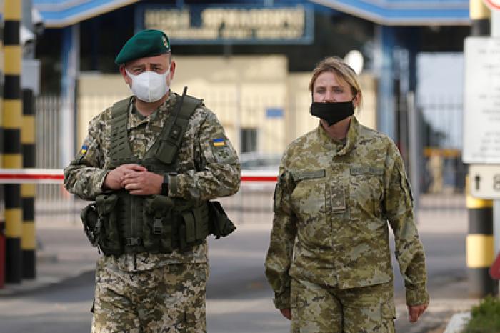 Украина ввела санкции против пяти граждан России