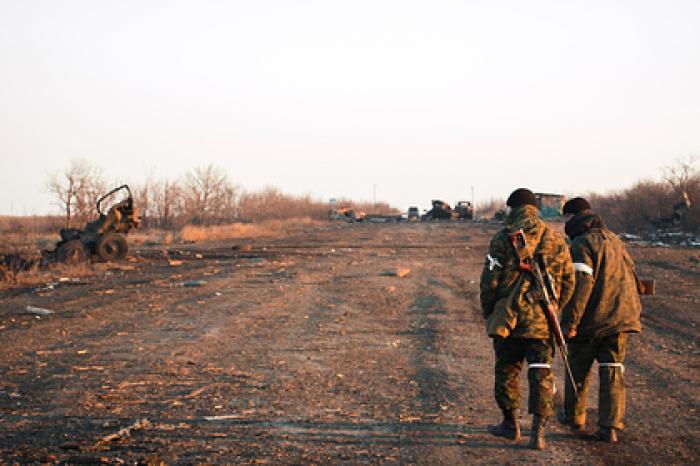 Украинские военные подорвались на неизвестном устройстве в Донбассе