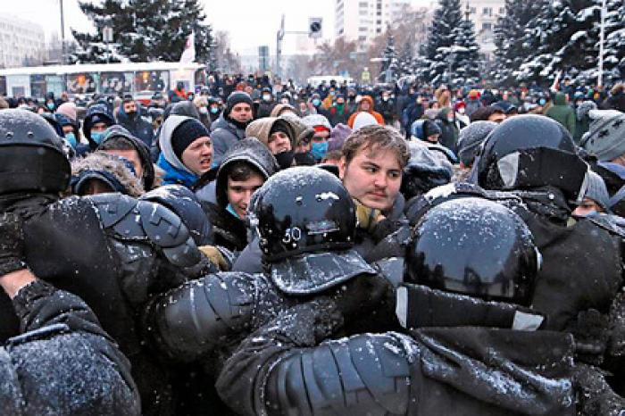 В Кремле решительно осудили любые незаконные акции