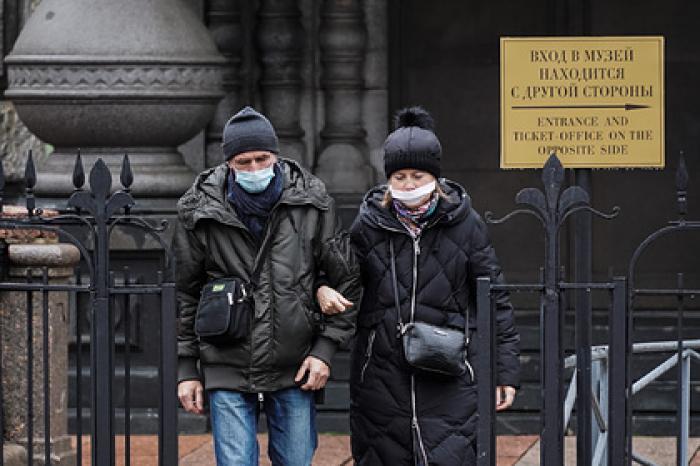 Власти Петербурга назвали сроки дальнейшего снятия ограничений