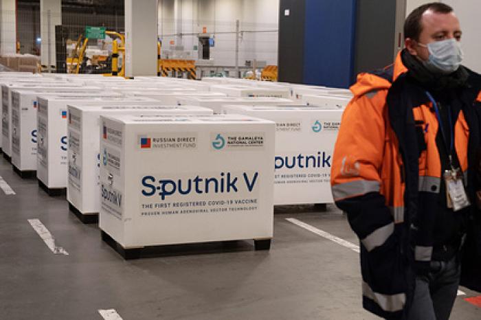 В МИД допустили регистрацию российских вакцин в США
