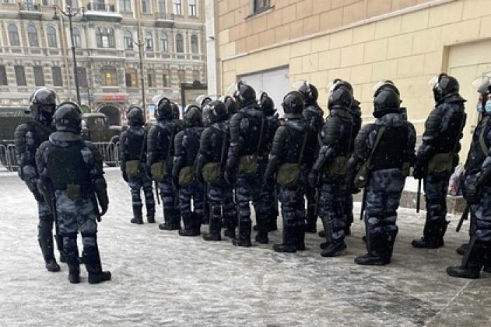 В Петербурге открыли для пассажиров станцию метро «Невский проспект»