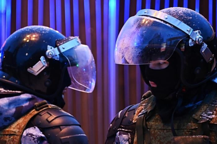 Задержанных на несанкционированных акциях иностранцев предложили выдворять