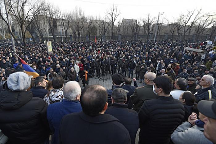 Запад отреагировал на «попытку переворота» в Армении