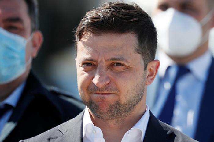 Зеленский на месяц отстранил от должности главу Конституционного суда