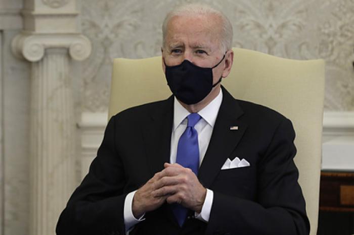 Белый дом по необъяснимым причинам прервал прямую трансляцию с Байденом