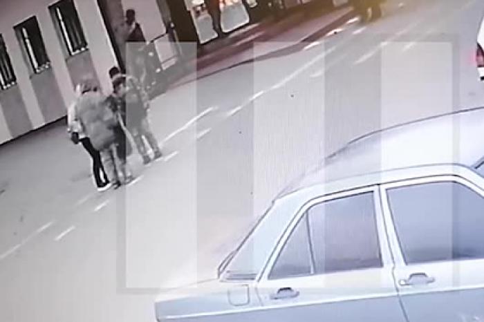 Мгновенная смерть вакцинированной украинской военной попала на видео