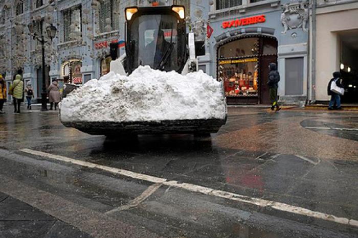 Москвичей предупредили о надвигающемся «барическом молотке»