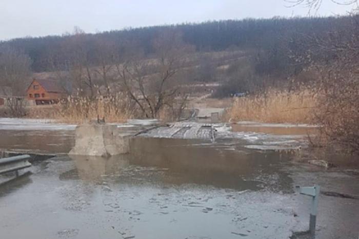 Мосты в российском городе ушли под воду