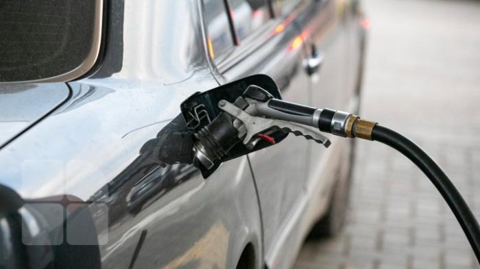 Операторы рынка нефтепродуктов, повысившие цены на бензин, отделались символическим штрафом