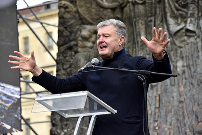 Порошенко припомнили слова на русском языке о выгоде от дружбы с Россией