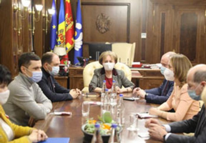 ПРЕДСЕДАТЕЛЬ ПАРЛАМЕНТА ПРИЗВАЛА ПРАВИТЕЛЬСТВО ИЗЫСКАТЬ ВОЗМОЖНОСТИ ДЛЯ ЗАКУПКИ 1 МЛН. ДОЗ ВАКЦИН