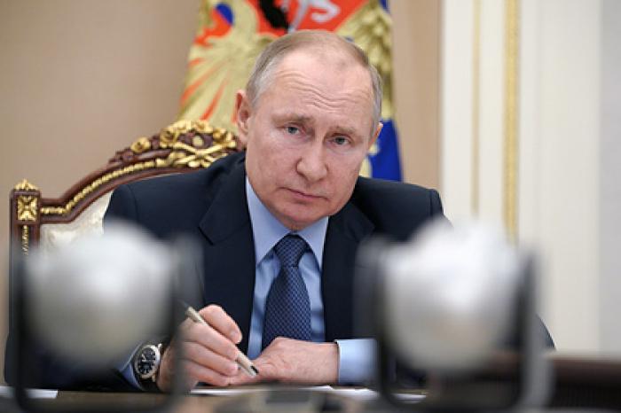 Путин назвал авторов призывов к детским суицидам ублюдками и букашками